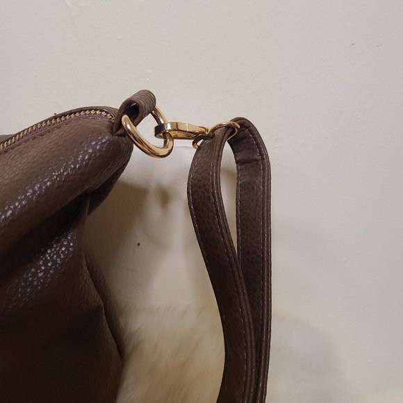 BCBG Paris Cross Body/Shoulder Bag - Picture 6 of 9